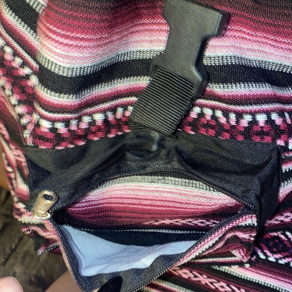 🩶Patterned backpack! - Picture 4 of 6